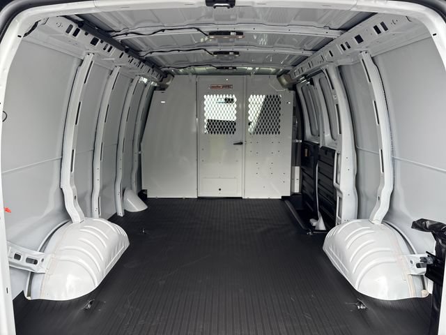New 2026 Chevrolet Express 2500 w/ Driver Convenience Package RWD image 4