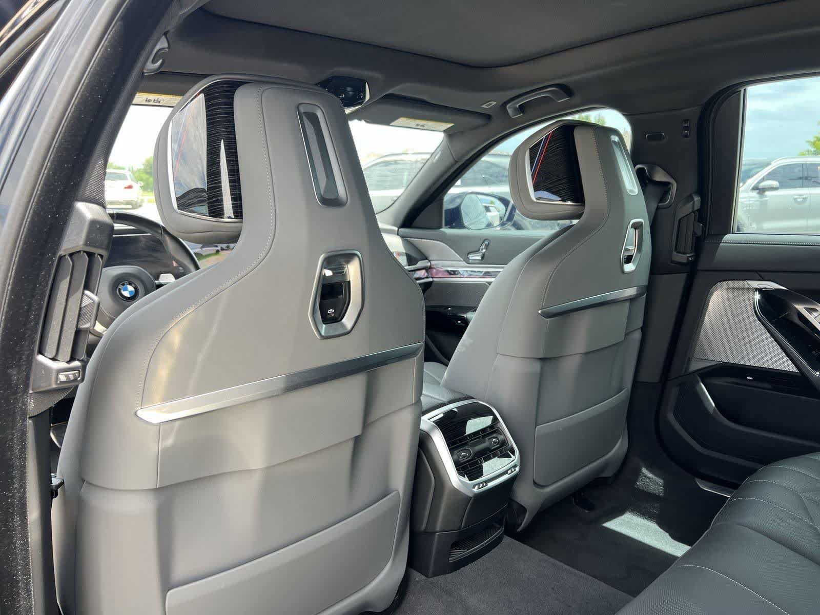 Used 2024 BMW 740i RWD image 22