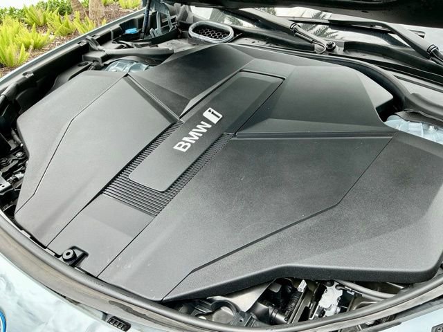 Used 2023 BMW i7 xDrive60 AWD/4WD image 8