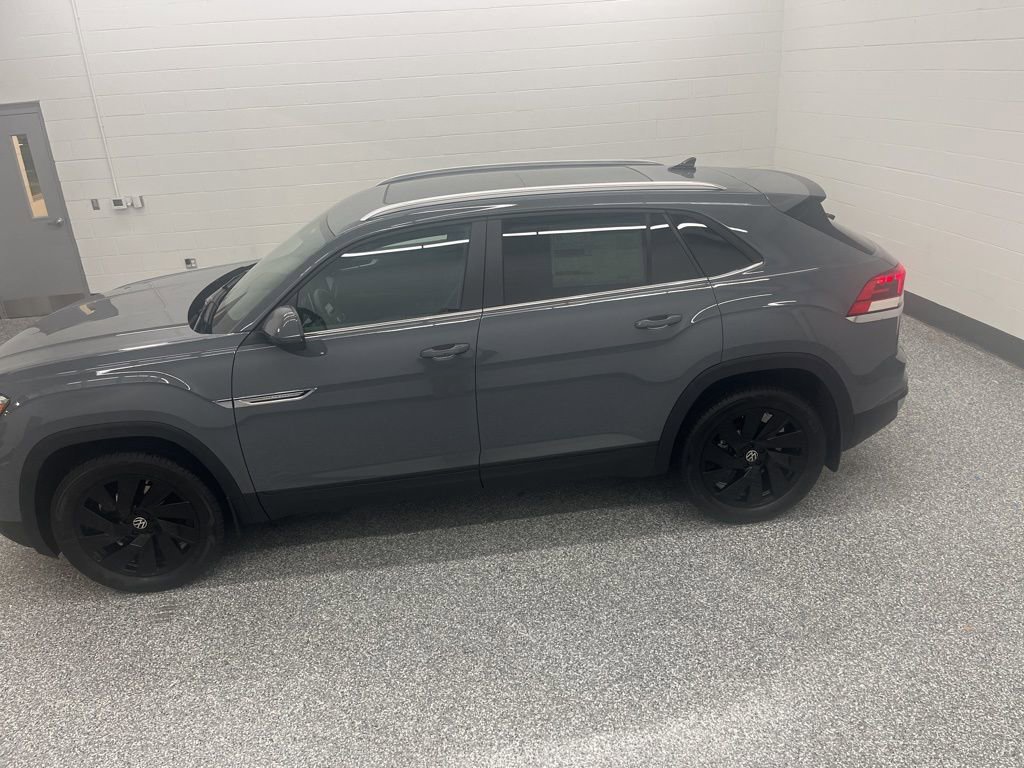 New 2026 Volkswagen Atlas Cross Sport SE AWD/4WD image 2