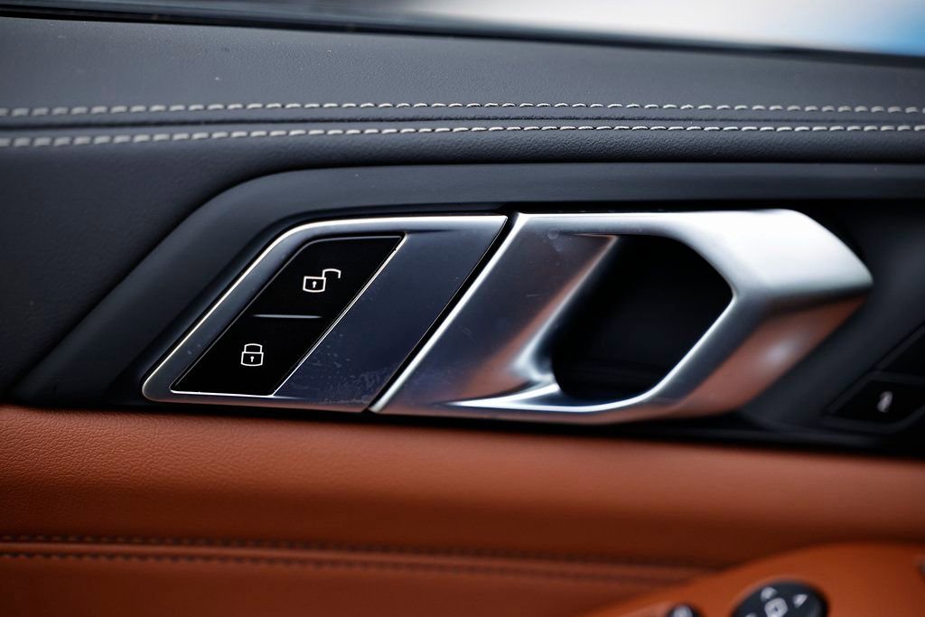 New 2026 BMW X5 M60i w/ Climate Comfort Package image 16