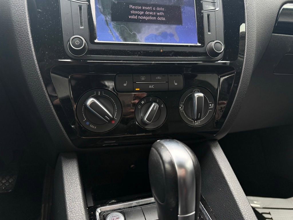 Used 2016 Volkswagen Jetta SEL image 11