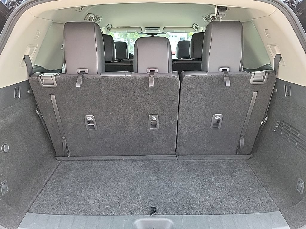 Used 2025 Nissan Pathfinder SL AWD/4WD image 24