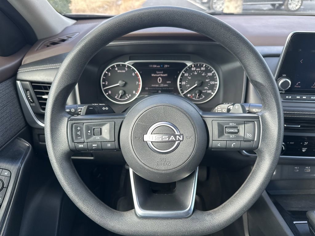 Used 2023 Nissan Rogue S image 12