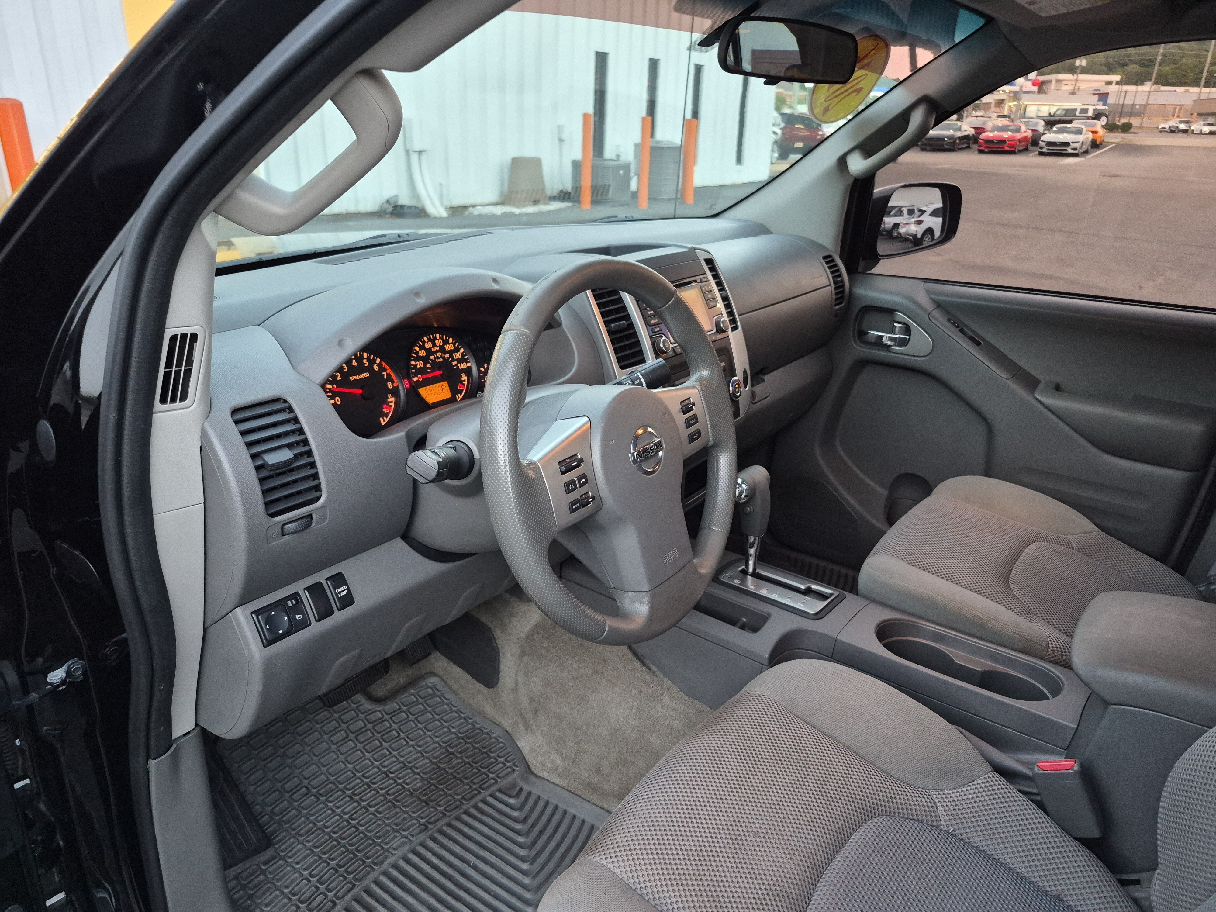 Used 2016 Nissan Frontier SV RWD image 12