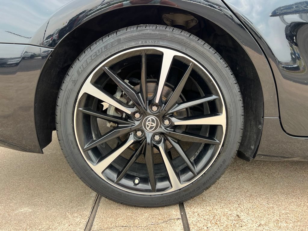 Used 2020 Toyota Camry XSE FWD image 10