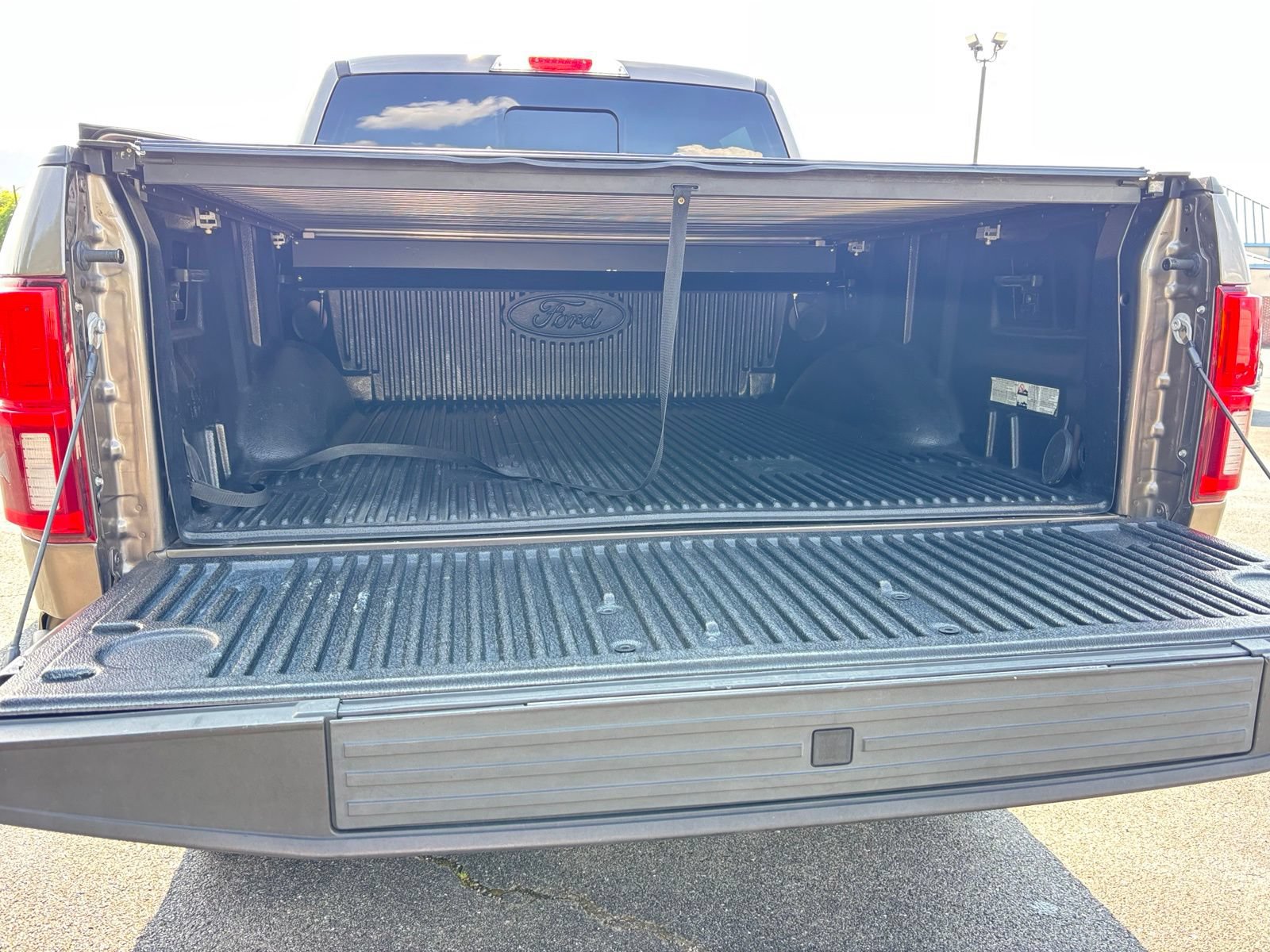 Used 2018 Ford F150 Lariat w/ Equipment Group 502A Luxury AWD/4WD image 23