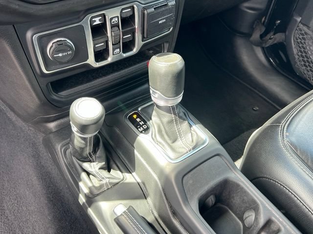 Used 2023 Jeep Wrangler Unlimited Sahara AWD/4WD image 17