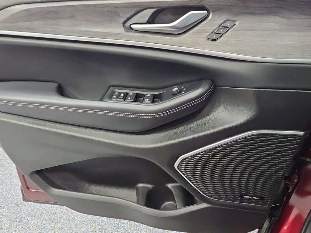 Used 2024 Jeep Grand Cherokee Limited w/ Luxury Tech Group II image 33