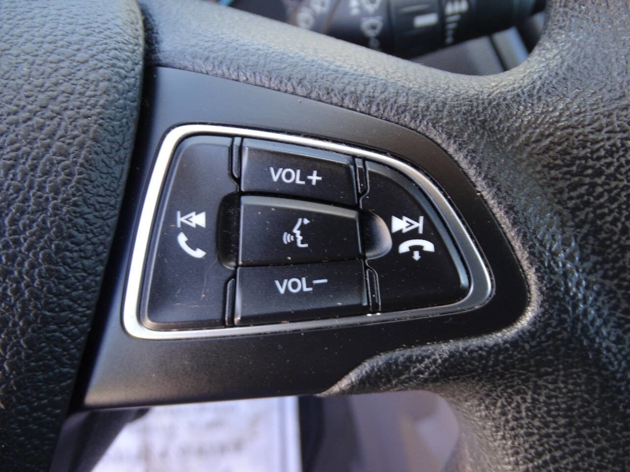 Used 2019 Ford Escape SE image 16