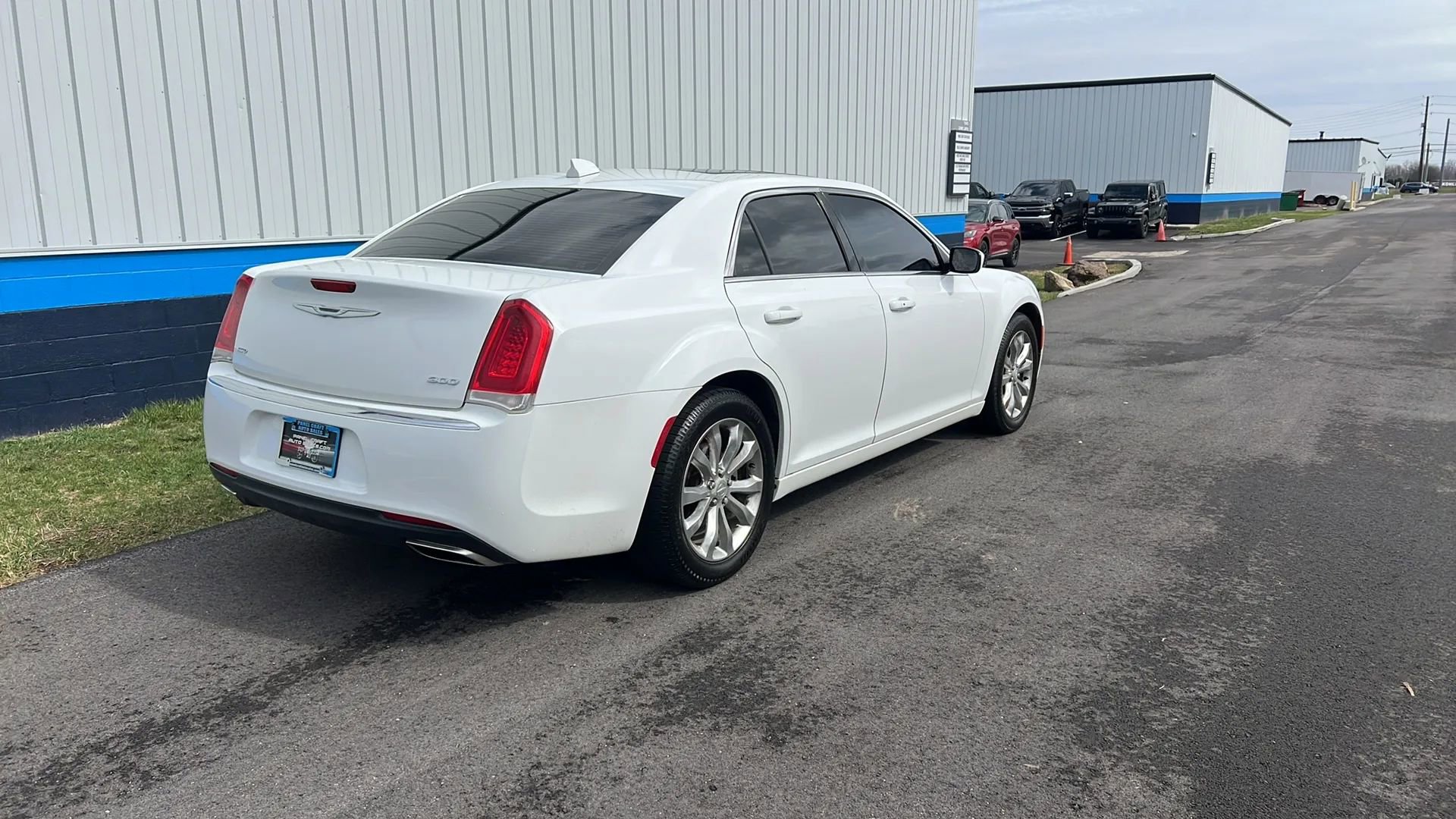 Used 2017 Chrysler 300 Limited w/ Value Package AWD/4WD image 5