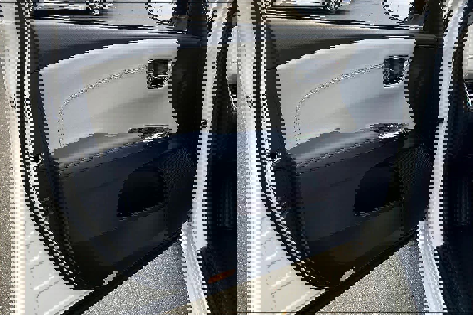 Used 2015 Toyota Avalon XLE image 23