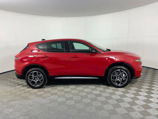 Used 2024 Alfa Romeo Tonale Ti AWD/4WD image 2
