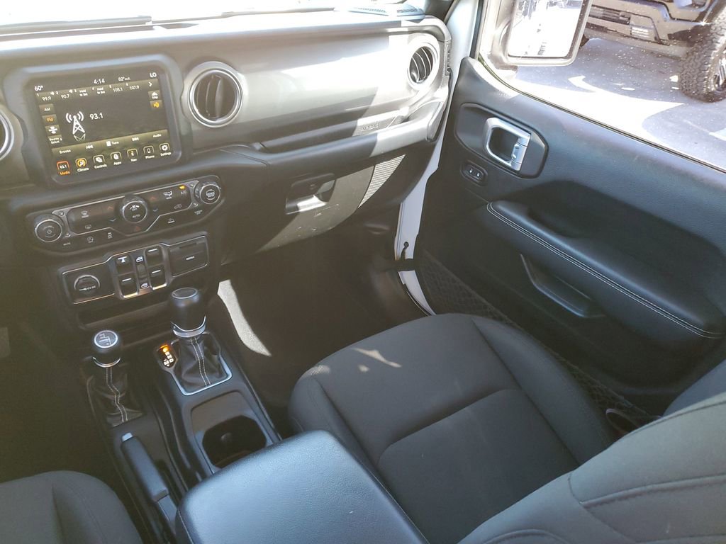 Used 2020 Jeep Gladiator Overland image 15