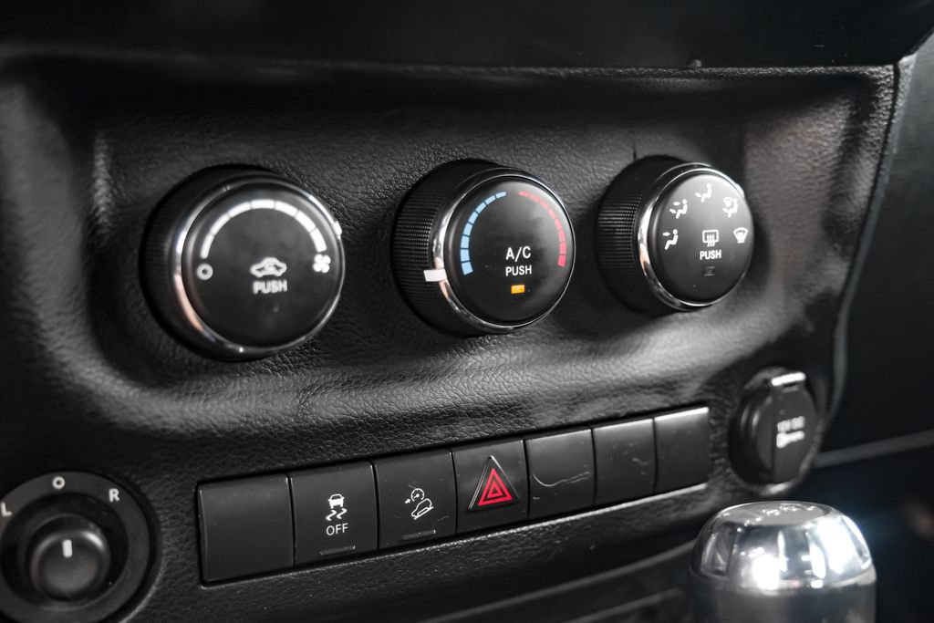 Used 2011 Jeep Wrangler Unlimited Sport AWD/4WD image 21
