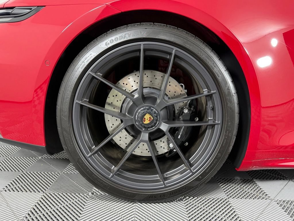 Certified 2026 Porsche 911 Targa 4 GTS AWD/4WD image 17