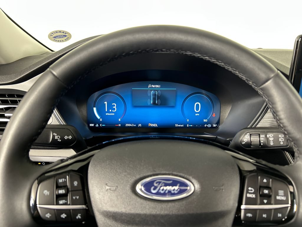 Used 2023 Ford Escape Platinum AWD/4WD image 13