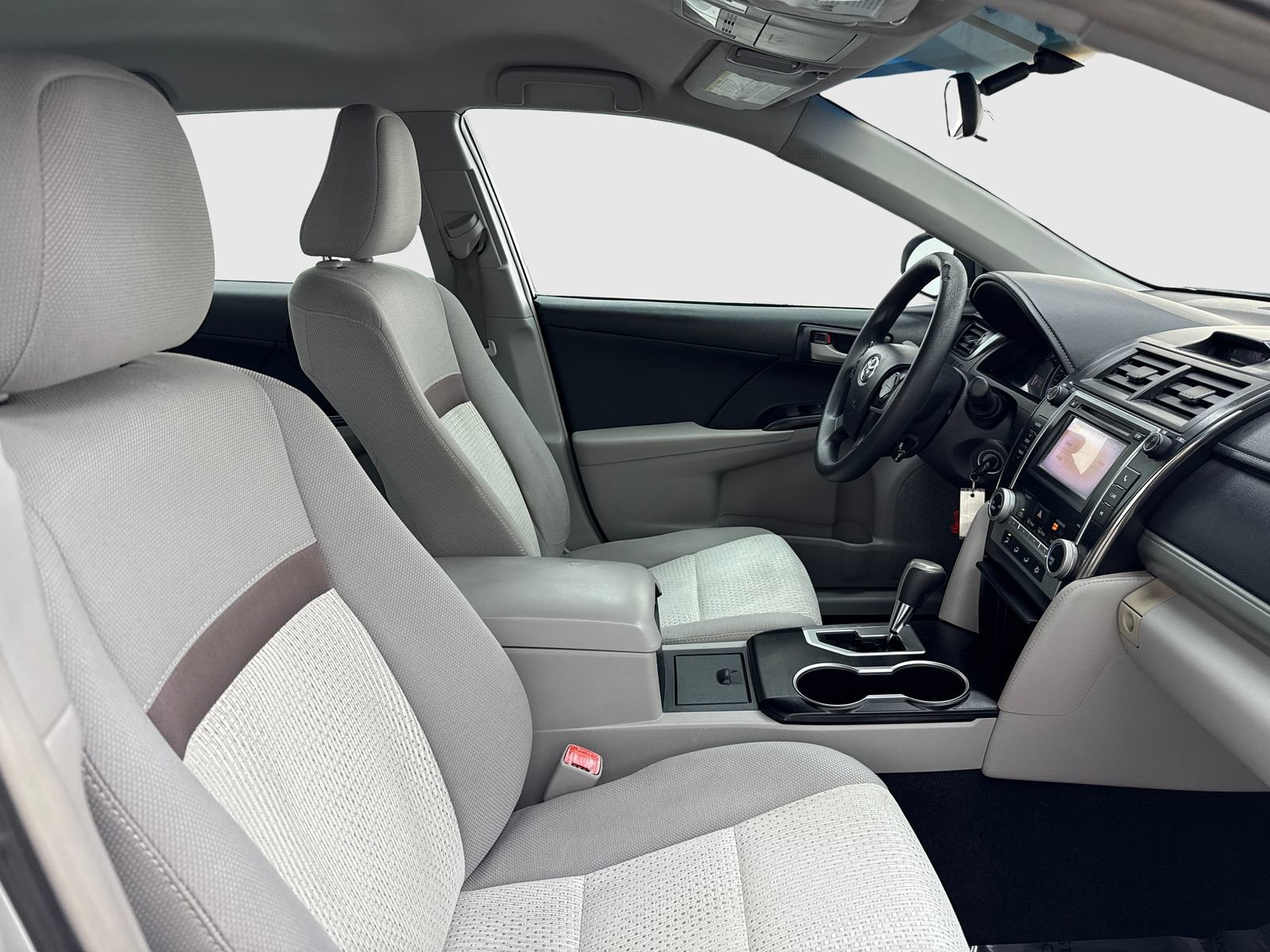 Used 2013 Toyota Camry LE image 39
