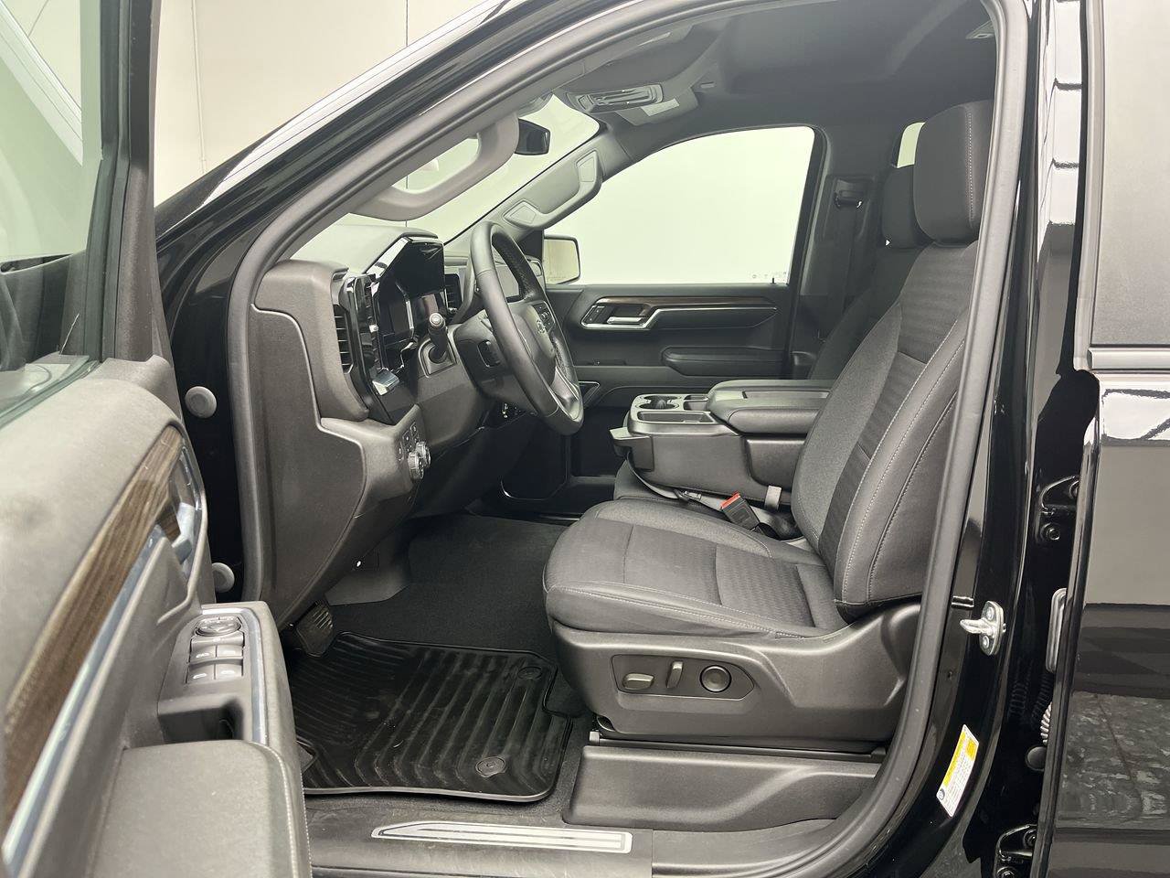 Certified 2023 Chevrolet Silverado 1500 RST w/ LPO, Dark Essentials Package AWD/4WD image 3