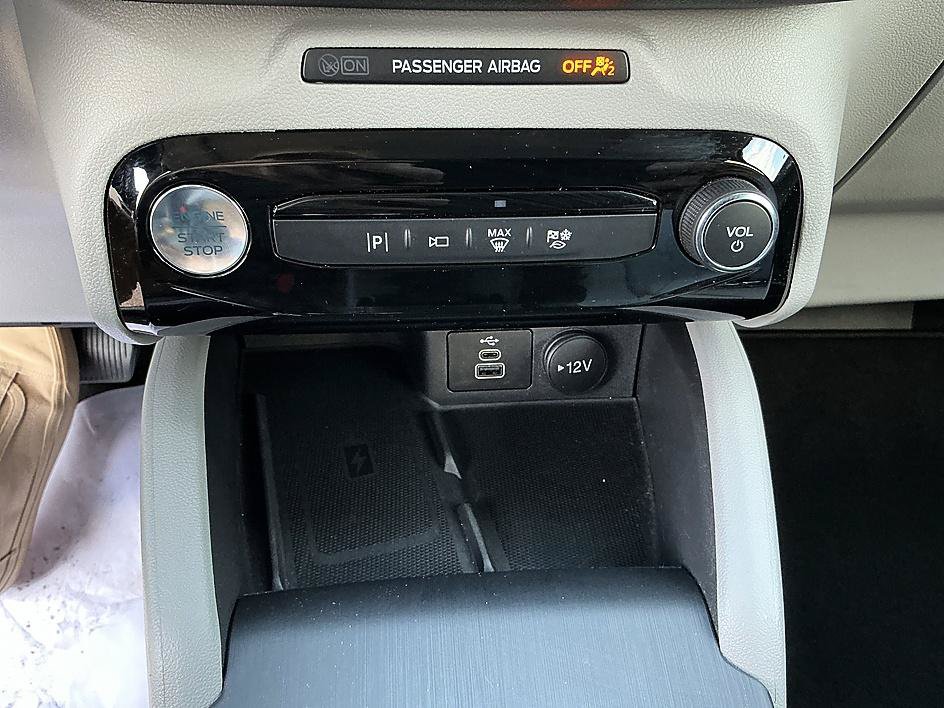 Used 2026 Ford Escape Platinum w/ Premium Technology Package AWD/4WD image 18