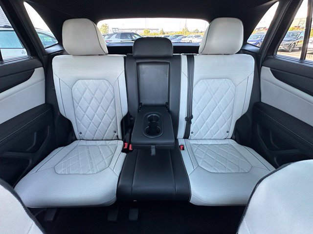Certified 2024 Volkswagen Atlas Cross Sport SEL Premium R-Line AWD/4WD image 27