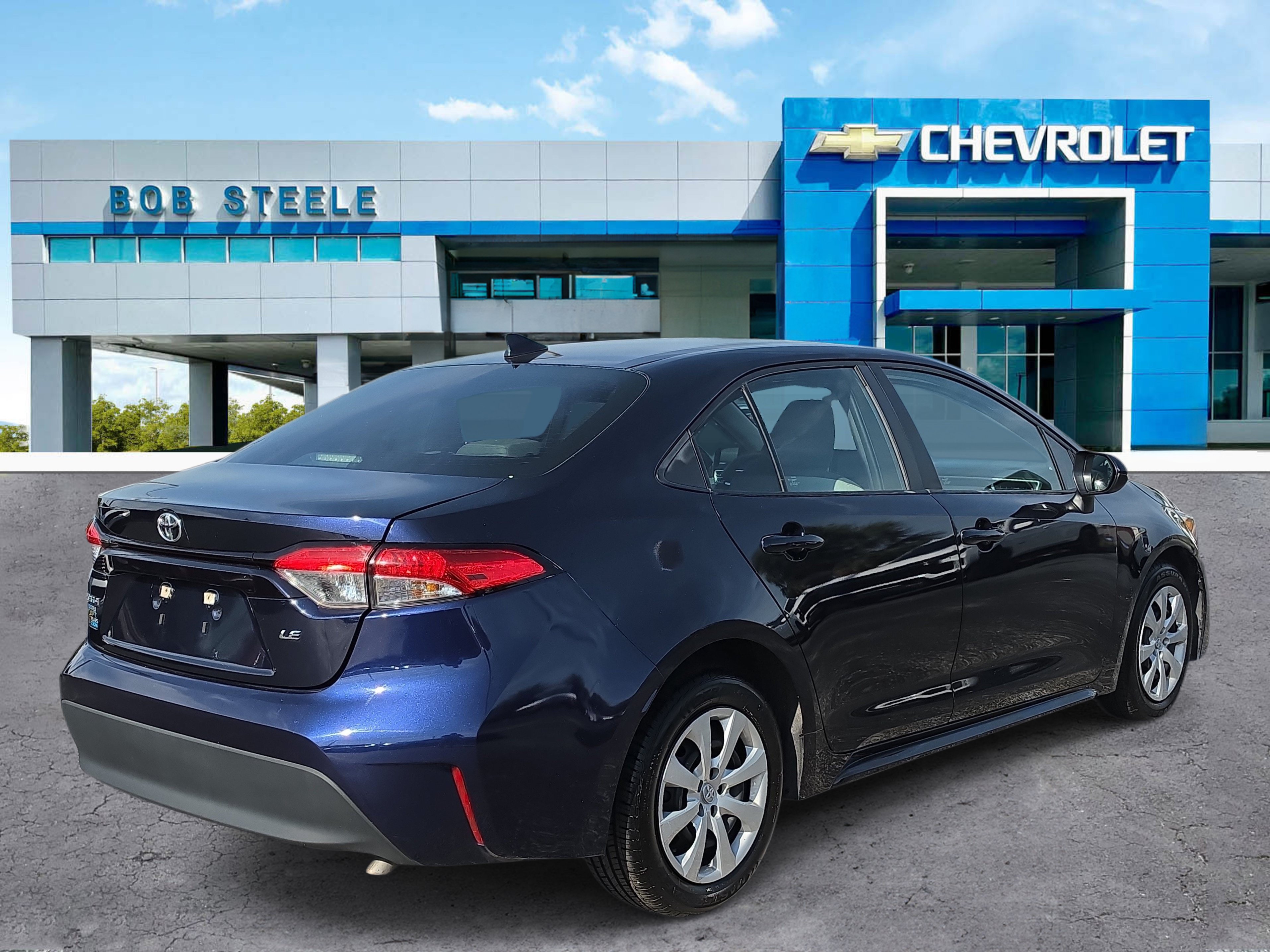 Used 2024 Toyota Corolla LE FWD image 4