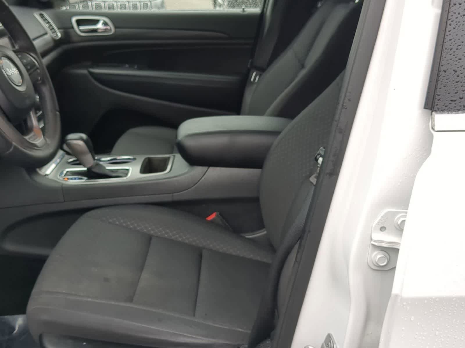 Certified 2019 Jeep Grand Cherokee Laredo AWD/4WD image 16