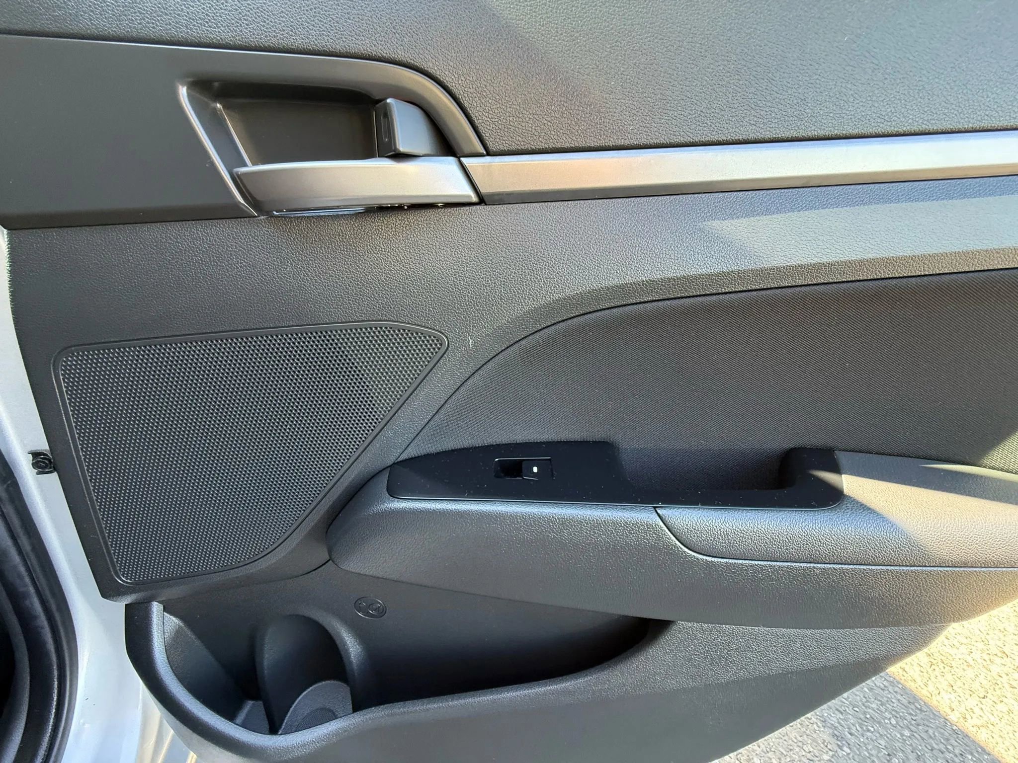 Used 2017 Hyundai Elantra Value Edition w/ Cargo Package image 24