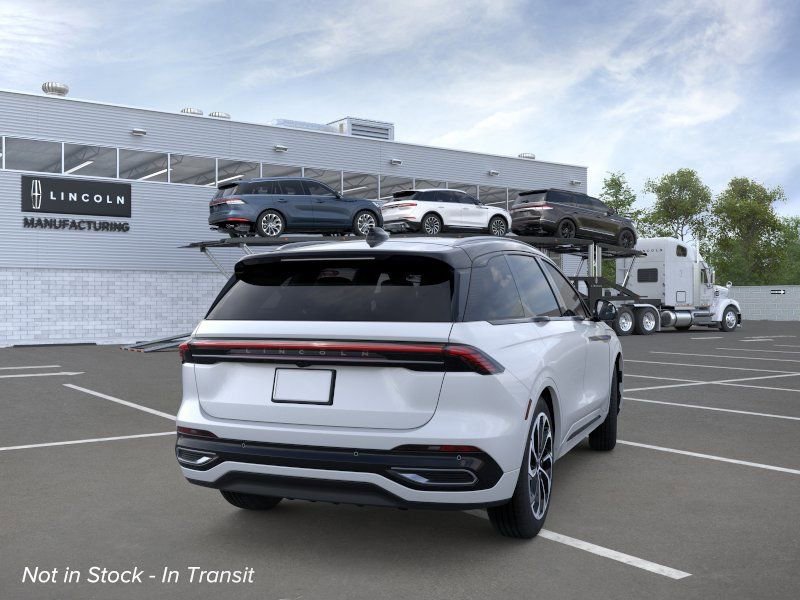 New 2026 Lincoln Nautilus Reserve AWD/4WD image 8