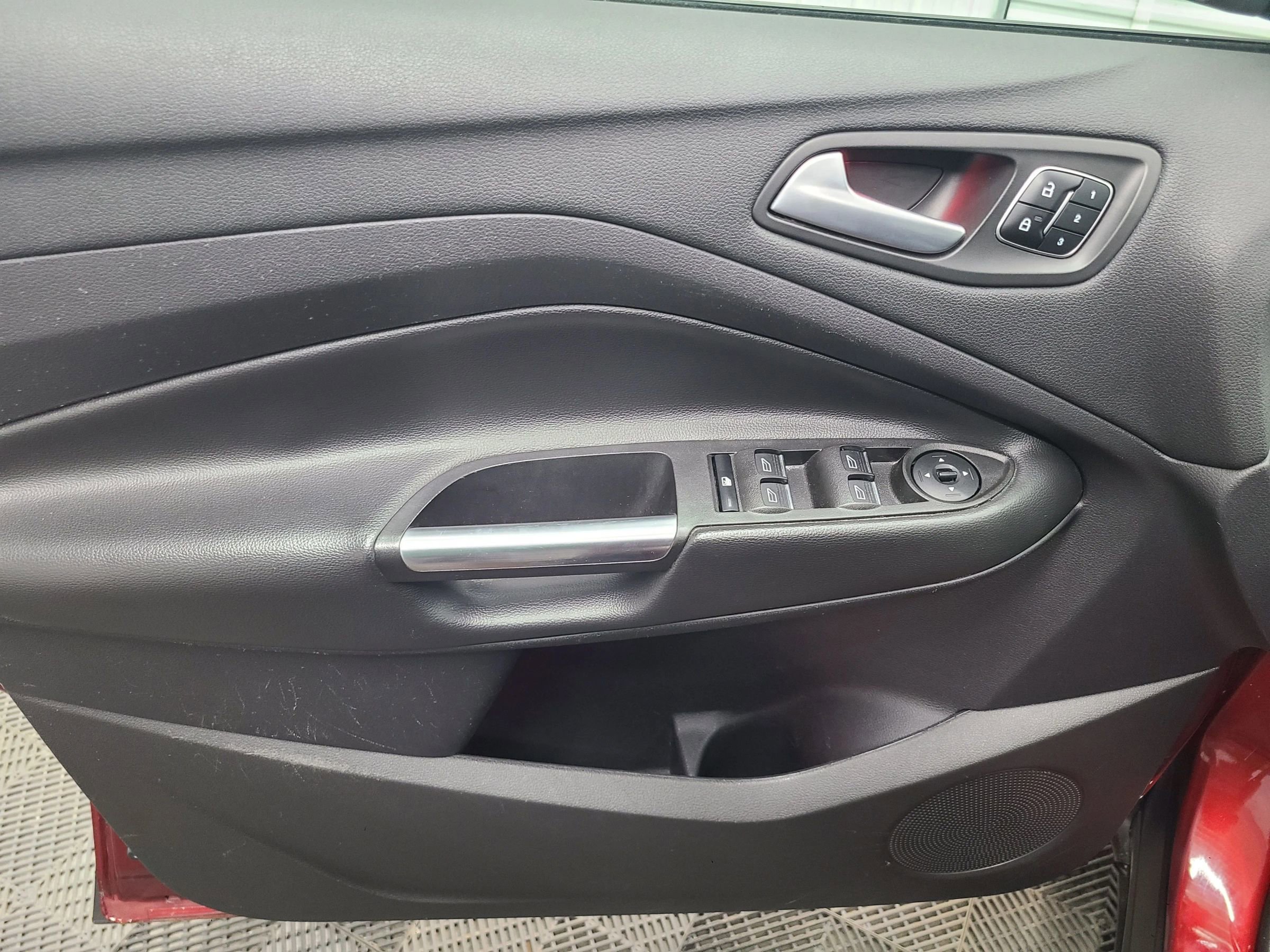 Used 2017 Ford Escape Titanium AWD/4WD image 21