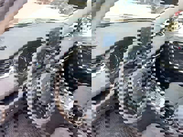 Used 2021 Toyota RAV4 LE AWD/4WD image 15