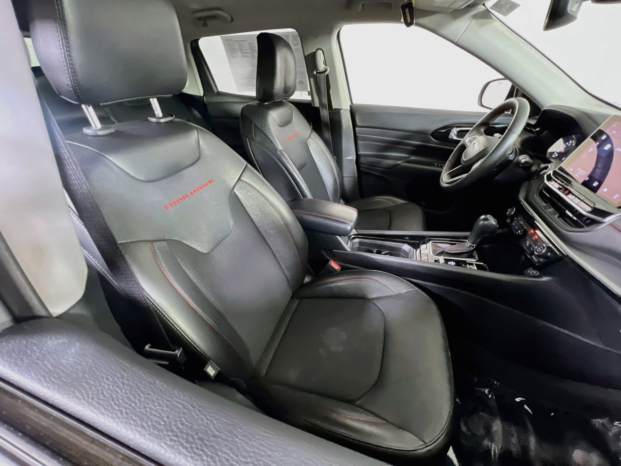 Used 2022 Jeep Compass Trailhawk image 25