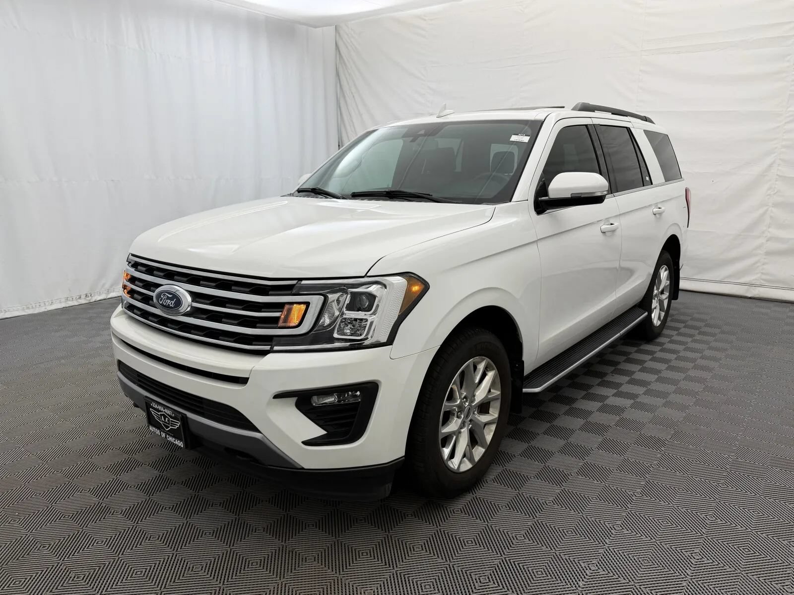 Used 2020 Ford Expedition XLT w/ Equipment Group 202A AWD/4WD image 2