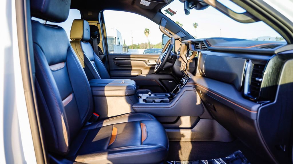 Used 2025 GMC Sierra 2500 AT4 image 20
