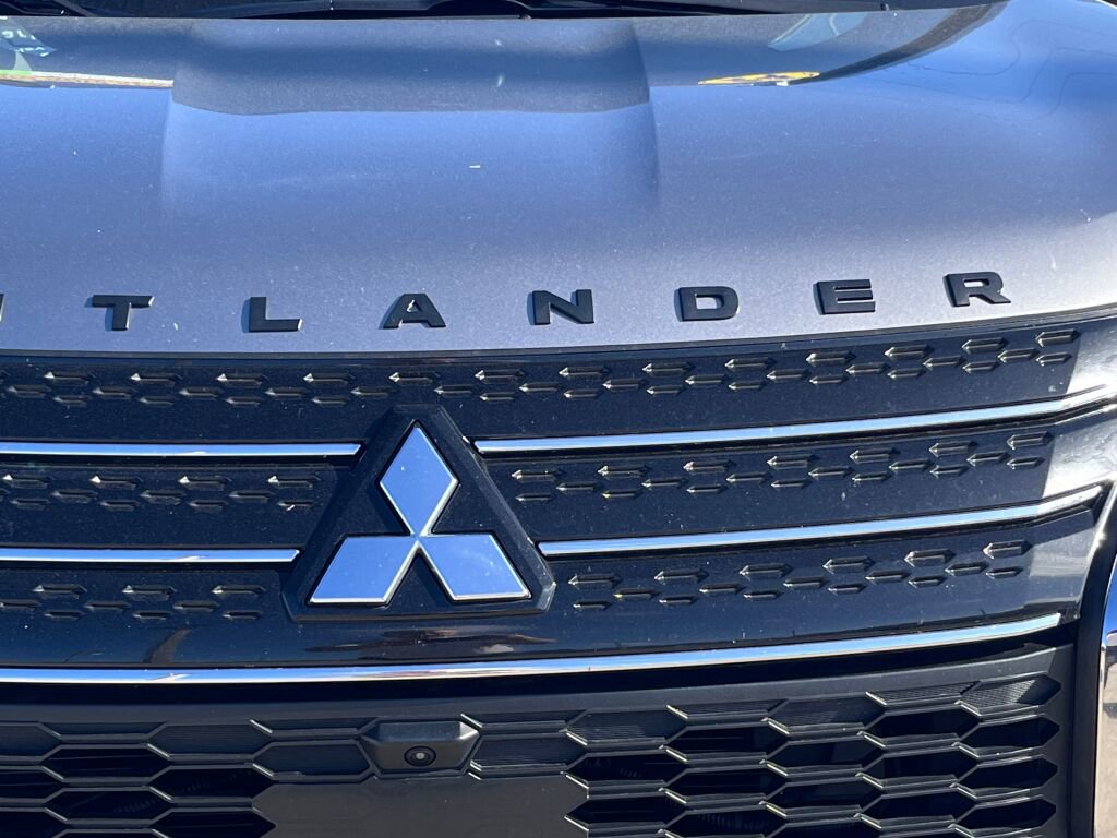 Used 2024 Mitsubishi Outlander SE image 9