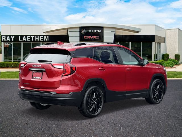 Used 2023 GMC Terrain SLE w/ Driver Convenience Package image 5