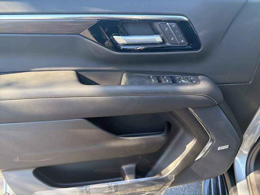 New 2026 Chevrolet Suburban Premier image 20