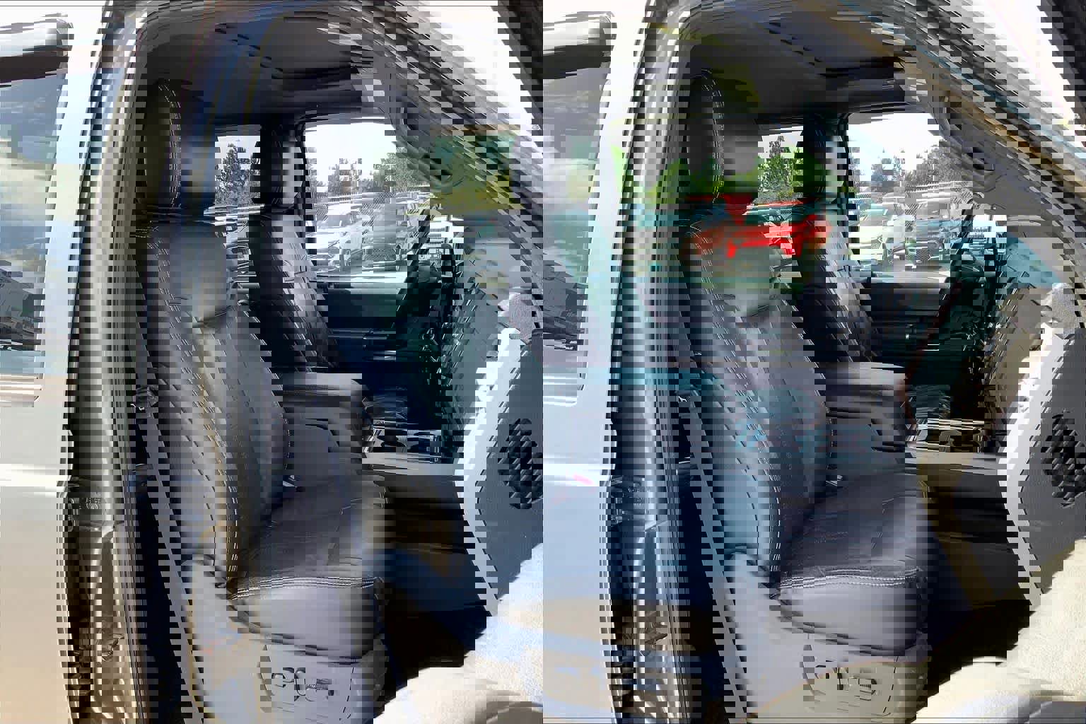 Used 2013 Ford F250 Lariat w/ Lariat Ultimate Pkg image 9