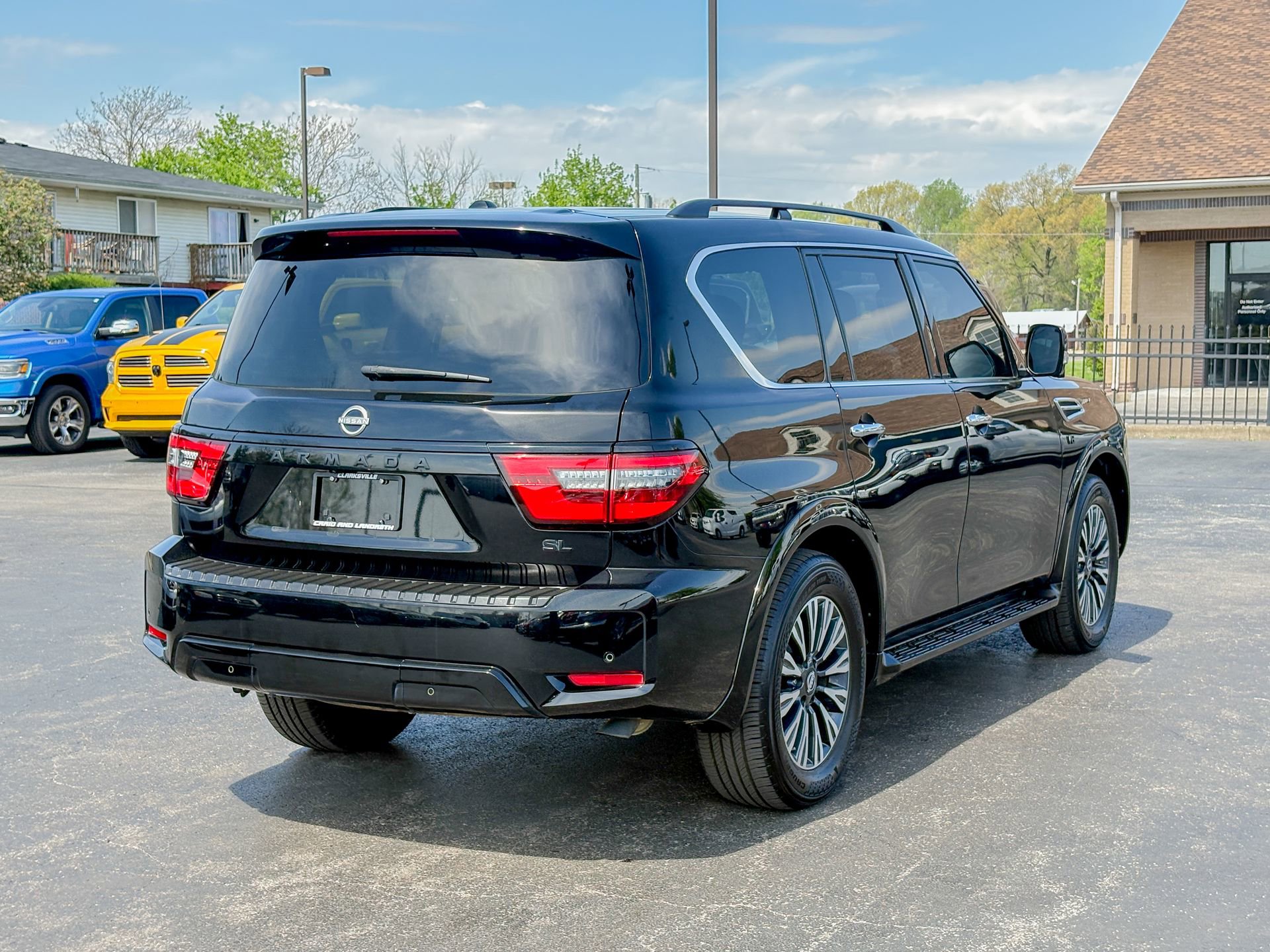 Used 2022 Nissan Armada SL w/ Midnight Edition Package image 14