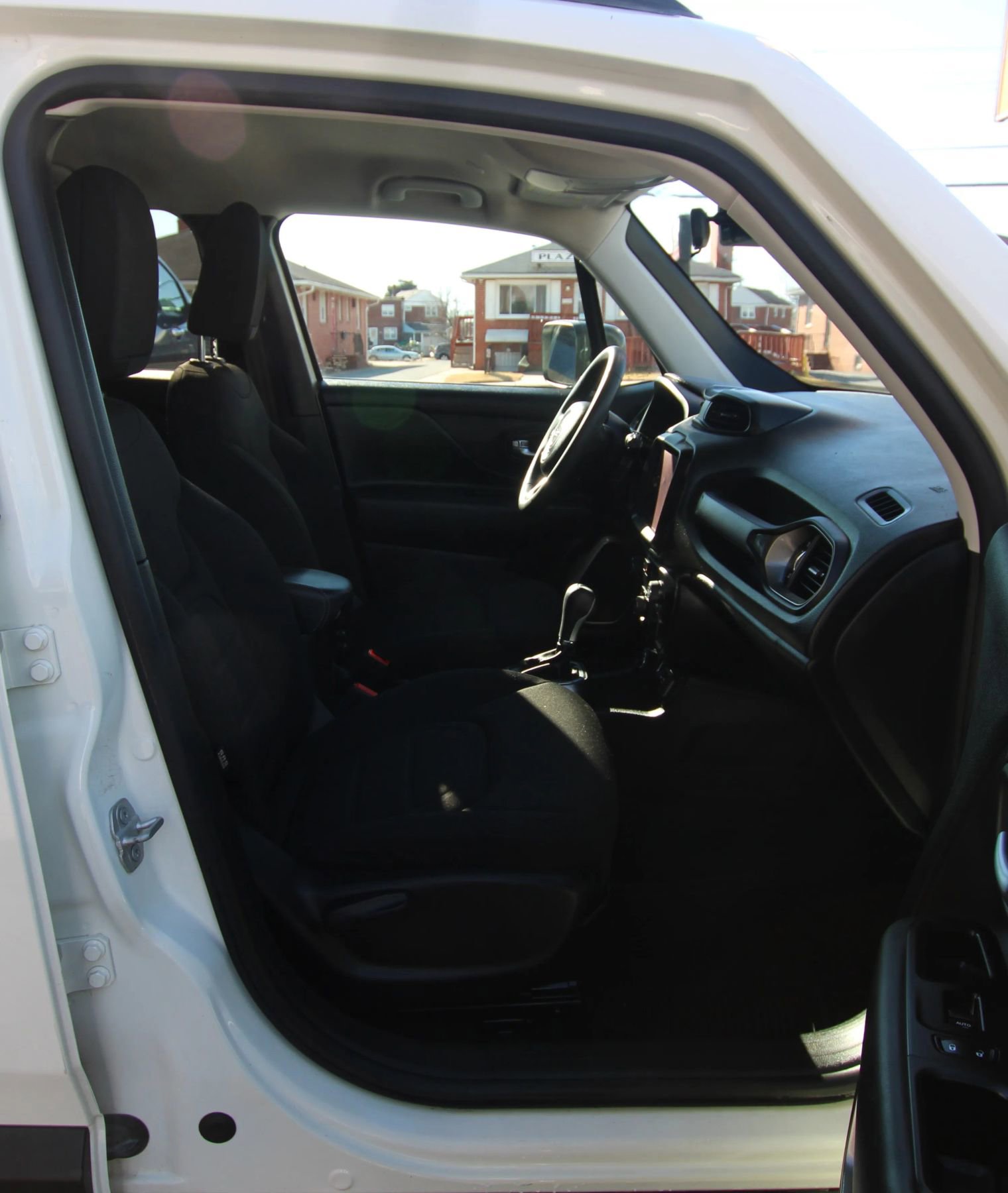 Used 2022 Jeep Renegade Latitude image 10
