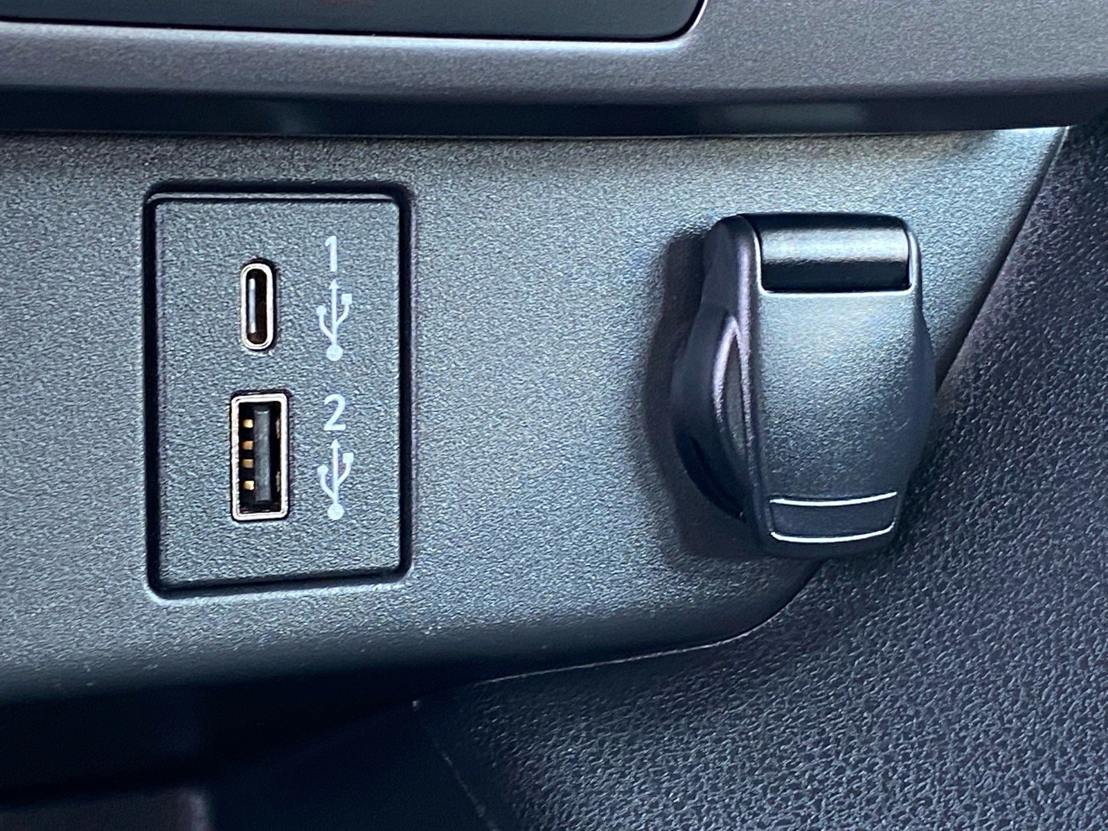Used 2022 Nissan Leaf S FWD image 17