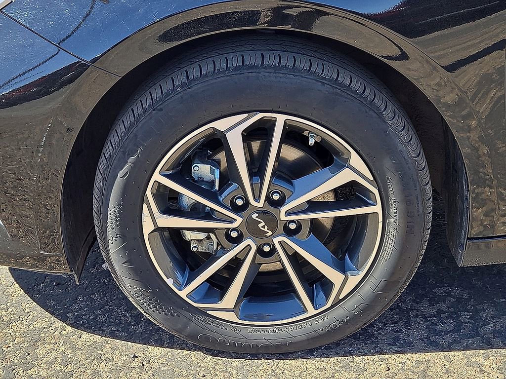 Used 2024 Kia Forte LXS image 11