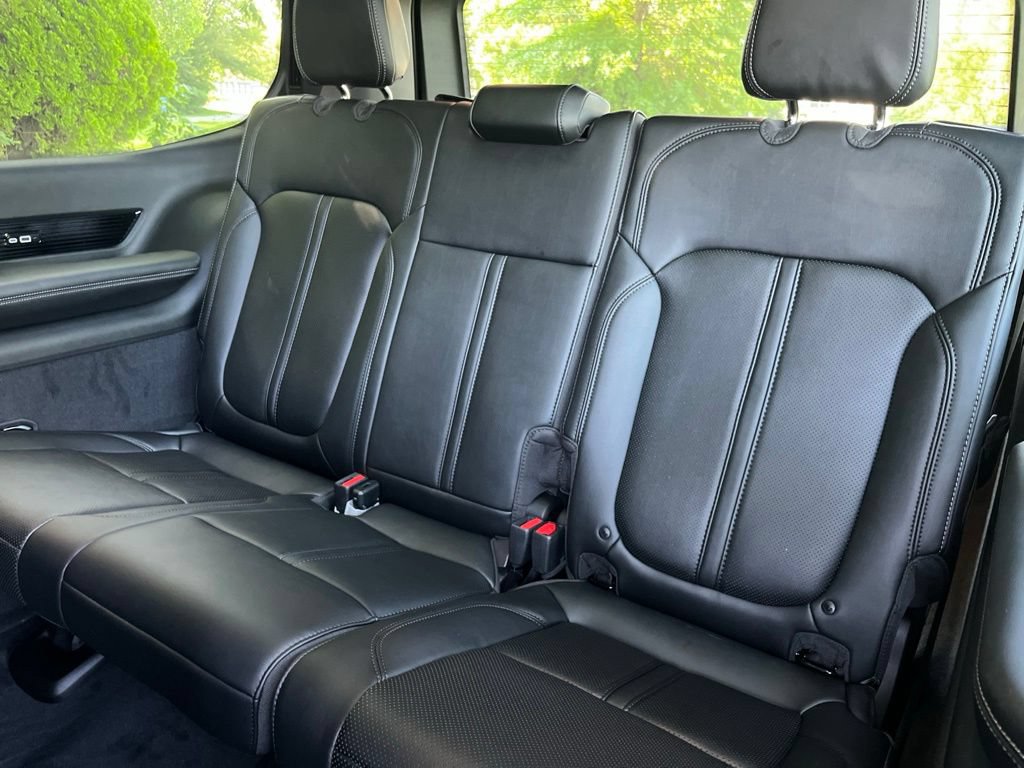 New 2026 Jeep Grand Wagoneer Summit w/ Premium Group III AWD/4WD image 39