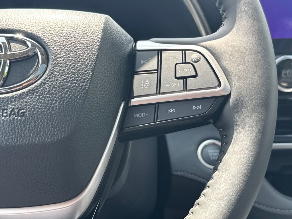 New 2026 Toyota Highlander Platinum AWD/4WD image 19