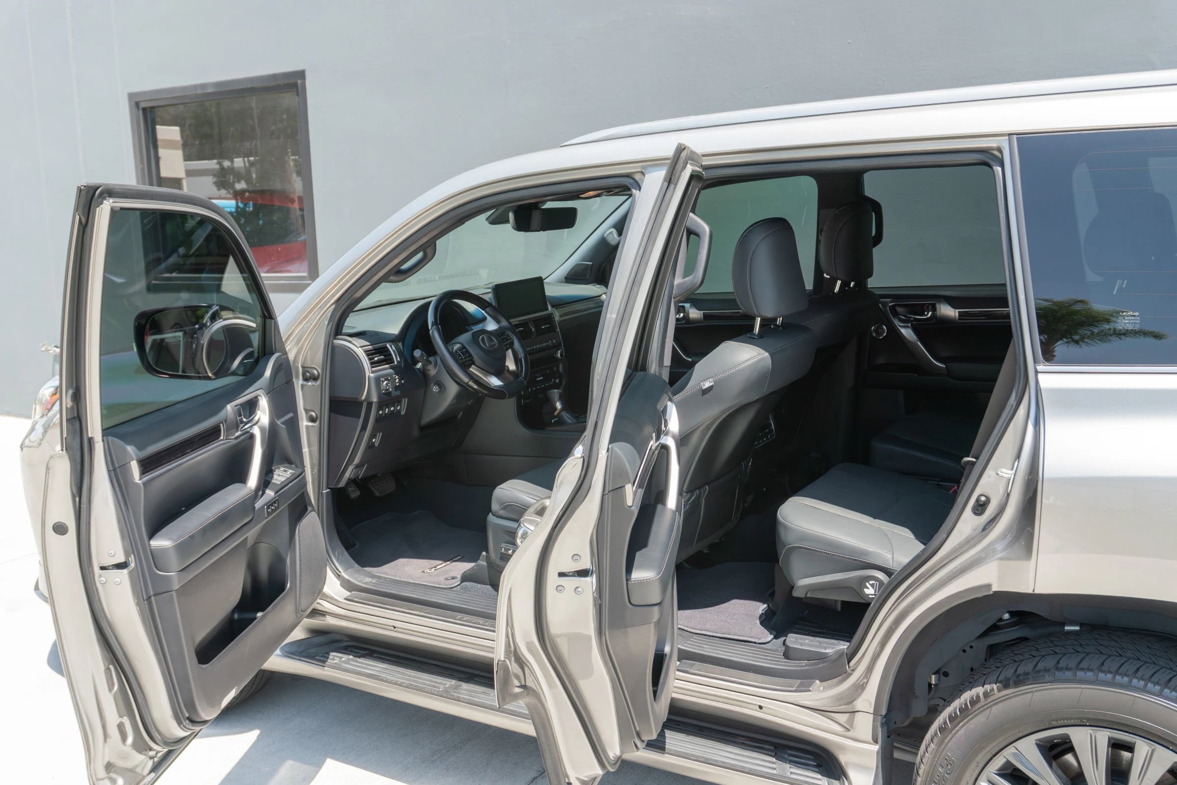 Used 2022 Lexus GX 460 Premium w/ Accessory Package AWD/4WD image 70