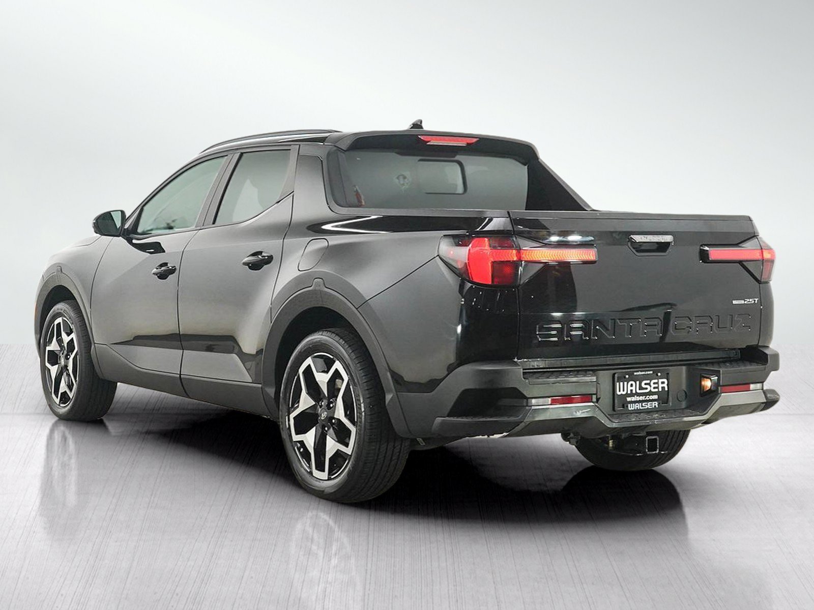 Used 2022 Hyundai Santa Cruz Limited AWD/4WD image 3