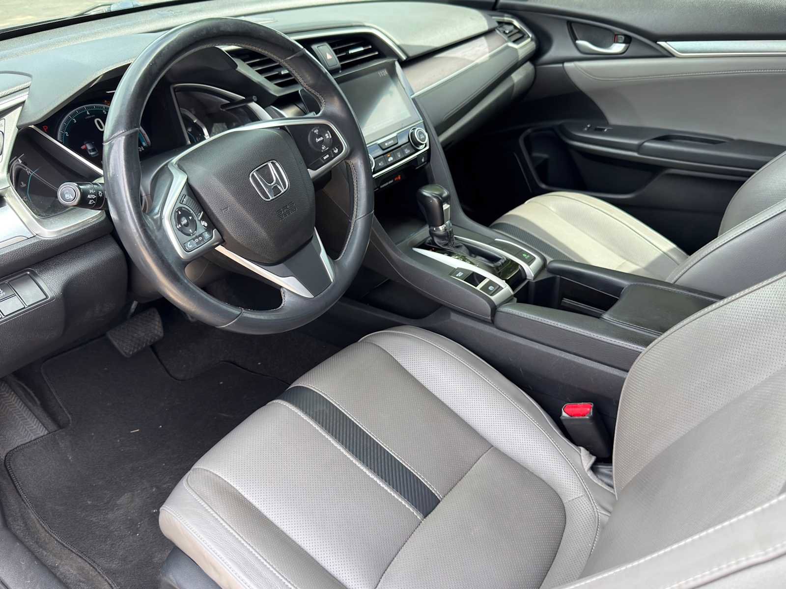 Used 2017 Honda Civic Touring image 7