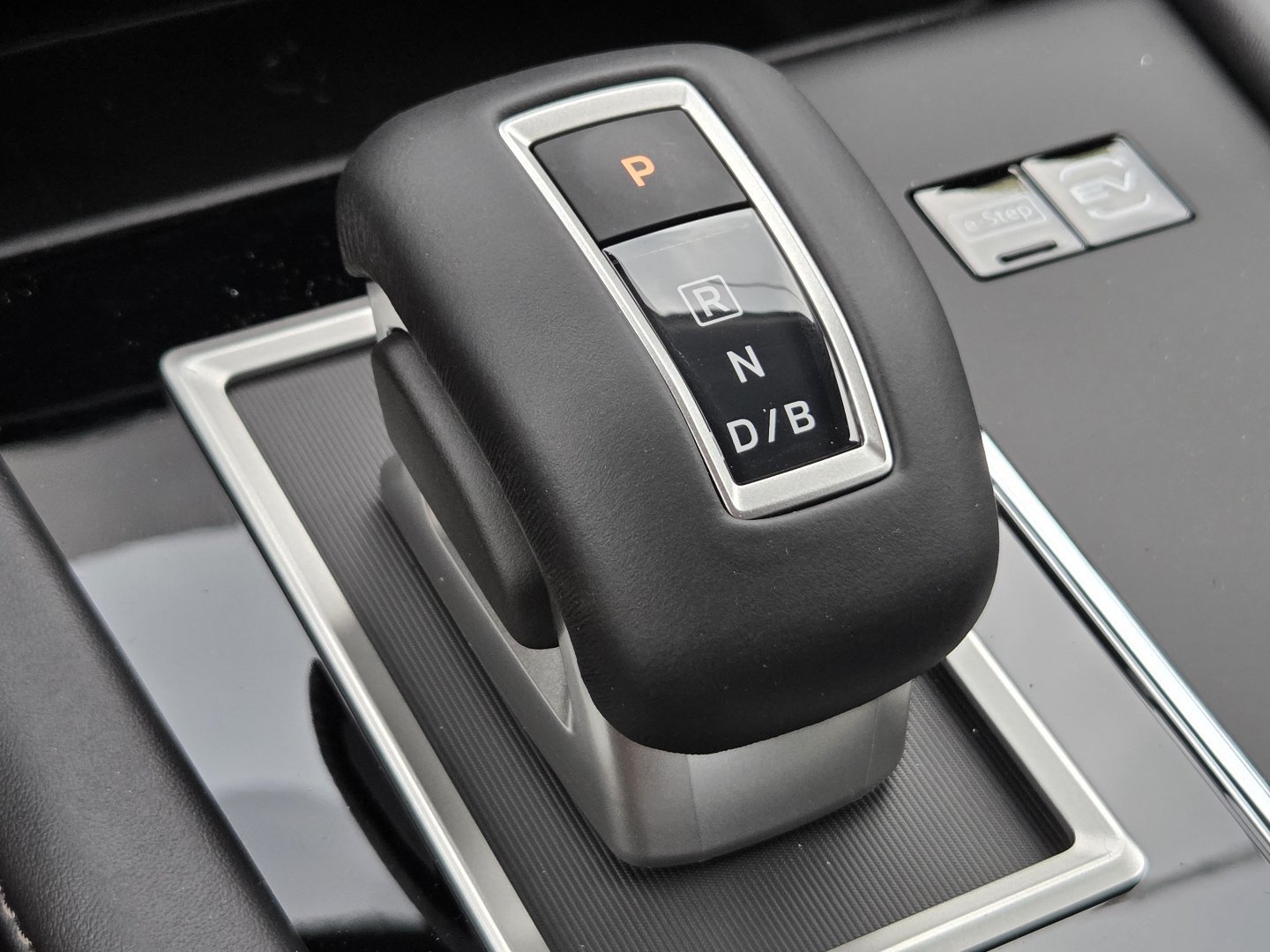 New 2026 Nissan Rogue SL AWD/4WD image 37