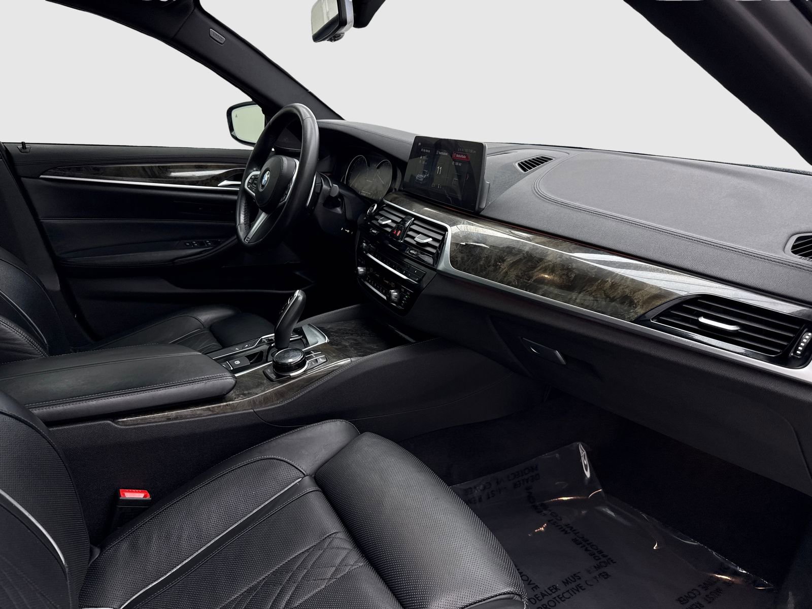Used 2018 BMW M550i xDrive AWD/4WD image 40