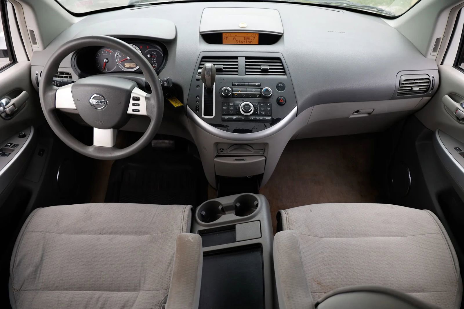 Used 2009 Nissan Quest w/ Seat Pkg image 2